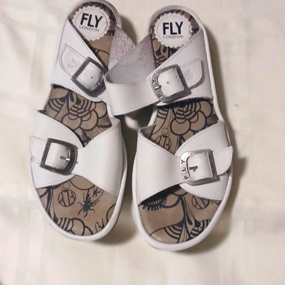 FLY London White slip on sandals Sz. 39 - Picture 2 of 7